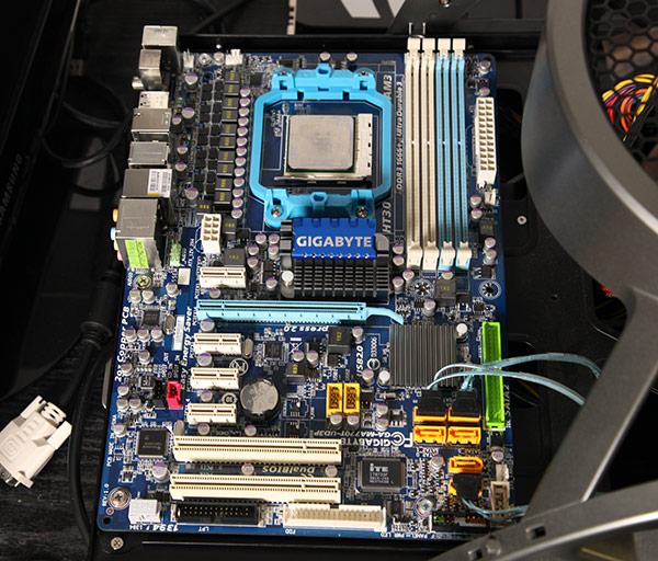 gigabyte-a770t-ud3p-motherboard-2